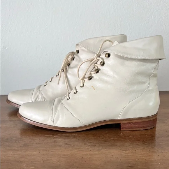 Nine West vintage women's Cream Lace-Up Ankle Boots - Picture 4 of 15
